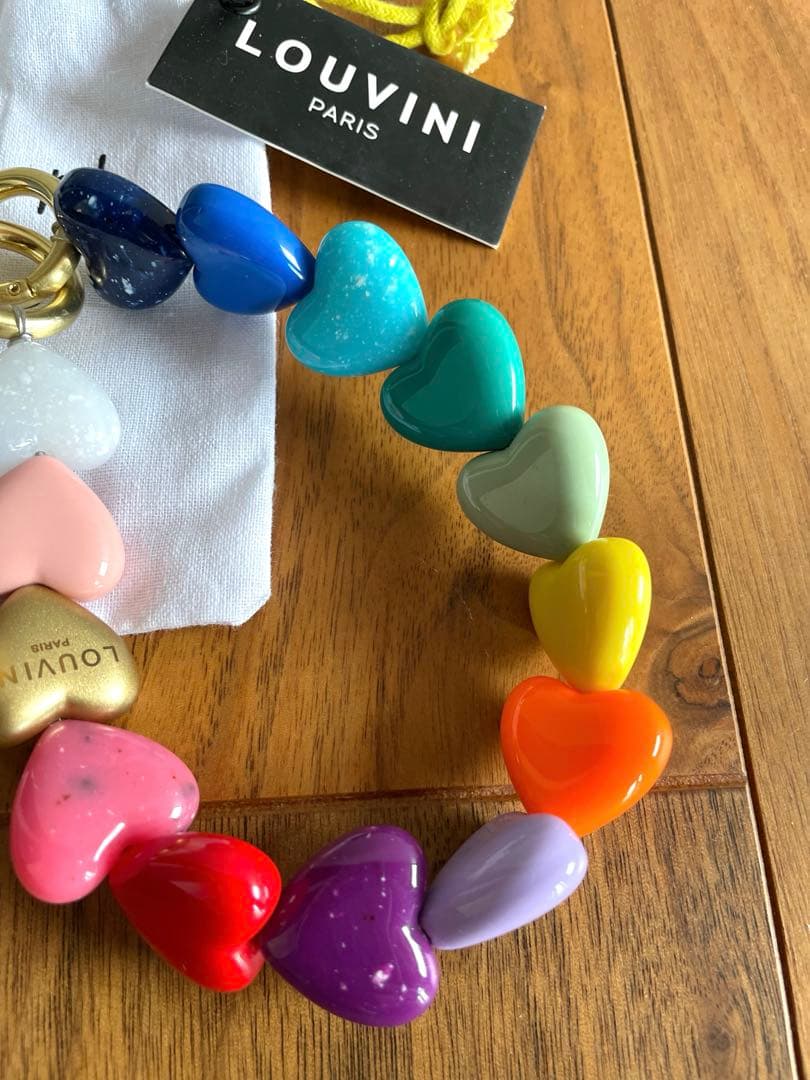 LOUVINI PETIT CUORE　RAINBOW ハンドストラップ