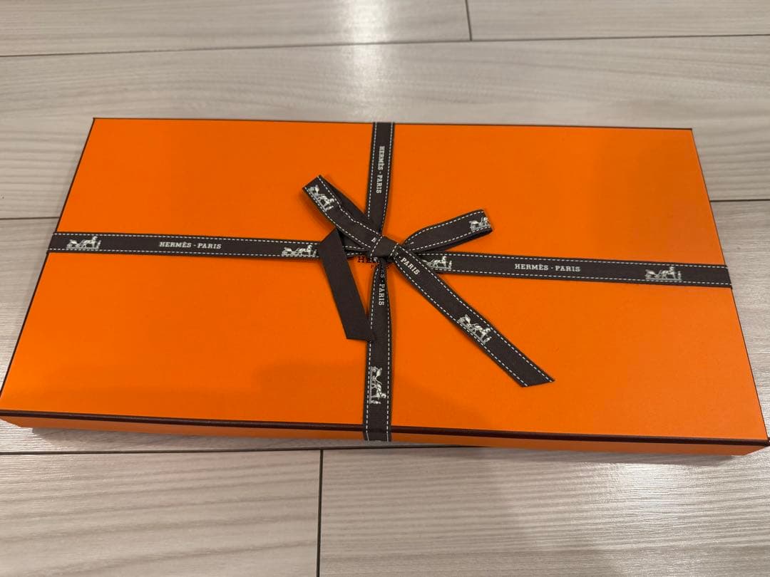 新品　現行品　エルメス　HERMES カシミアマフラー《サングル》