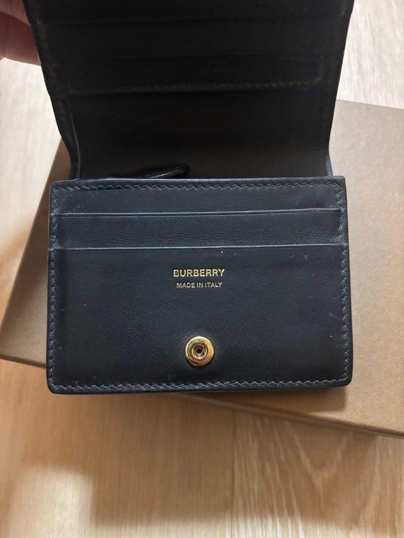 BURBERRY ブラック レザー 二つ折り財布