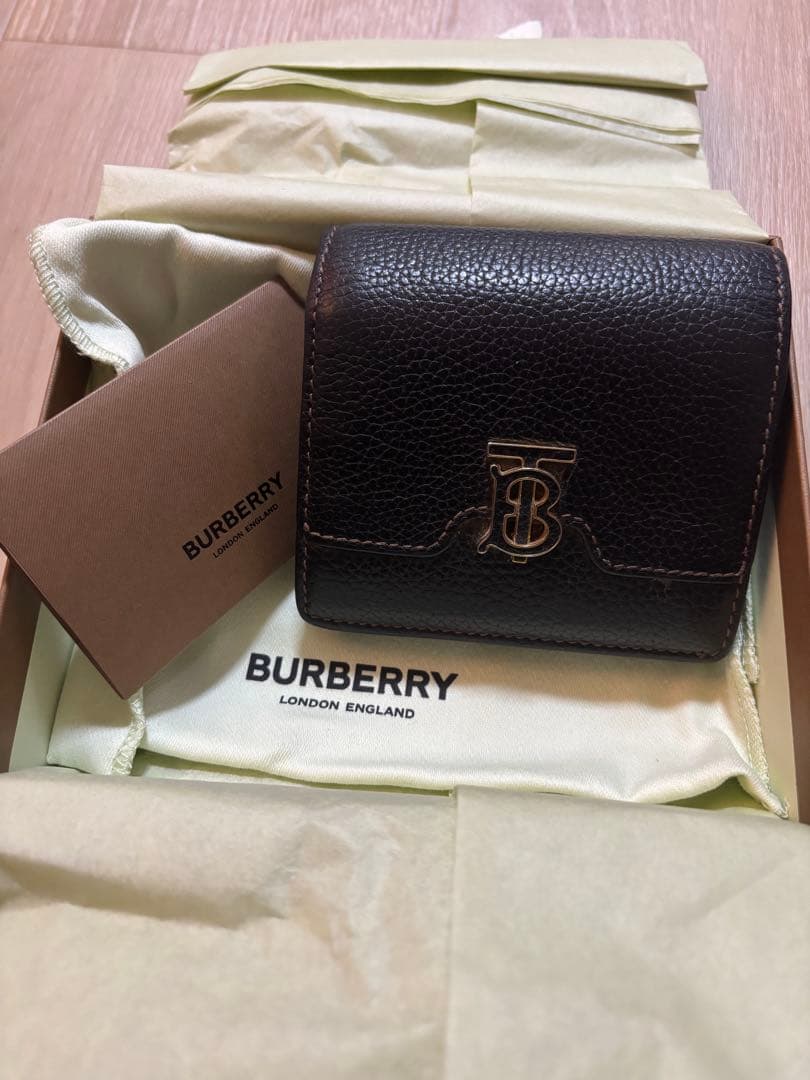 BURBERRY ブラック レザー 二つ折り財布