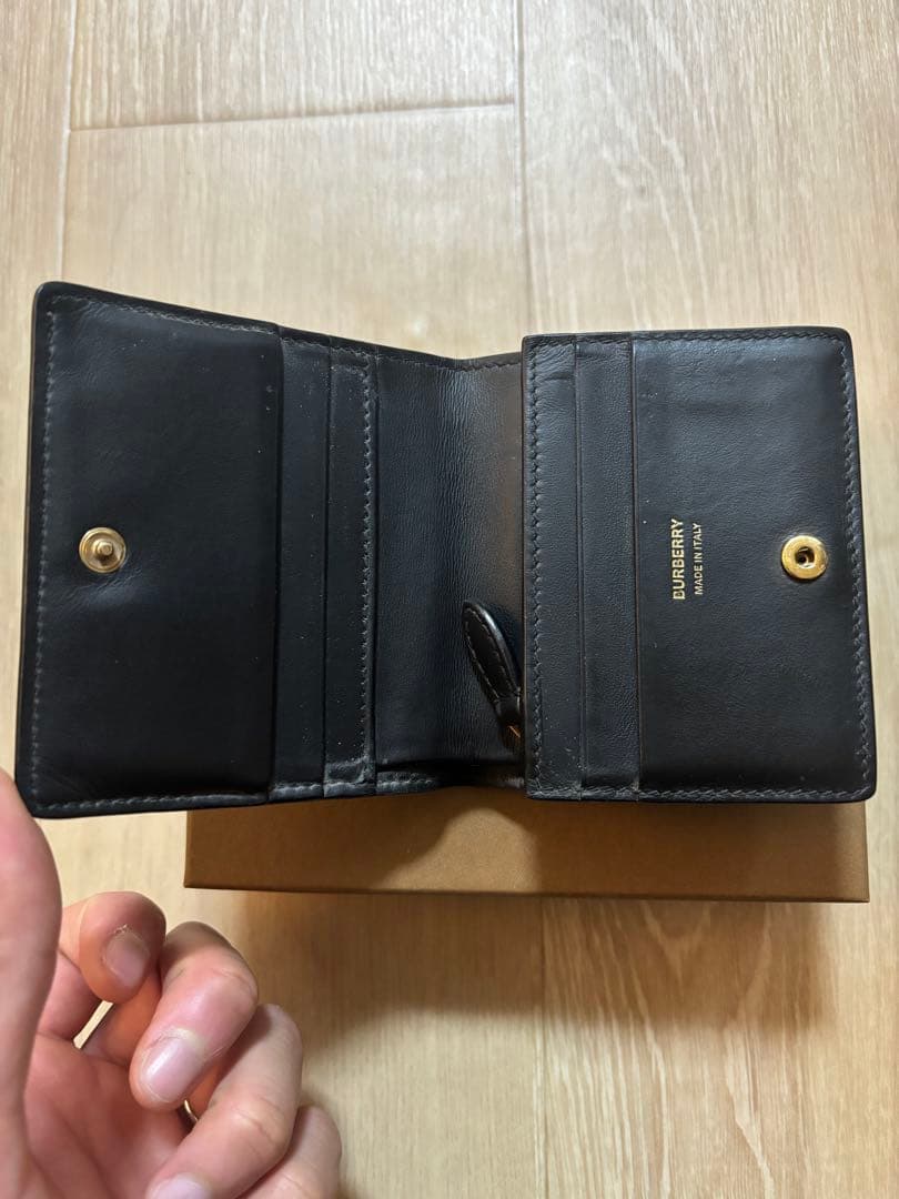 BURBERRY ブラック レザー 二つ折り財布