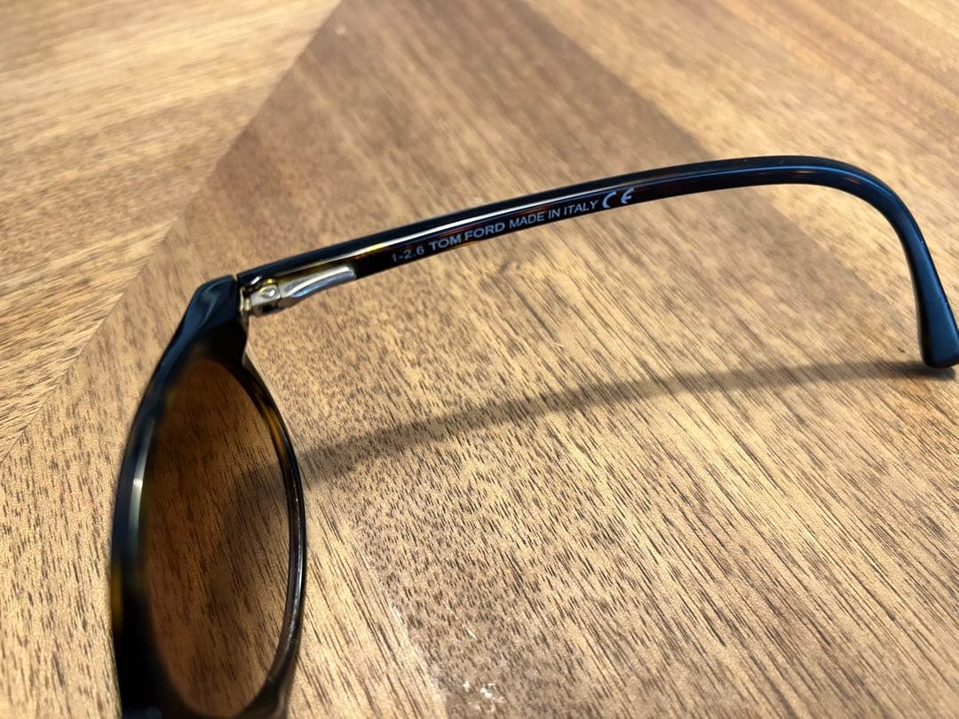 トムフォードサングラス　Andrea-02モデルTF539 カラー52F