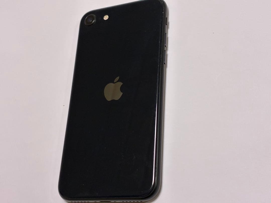 iPhone SE 第3世代64GB ミッドナイト SINフリーバッテリー81％