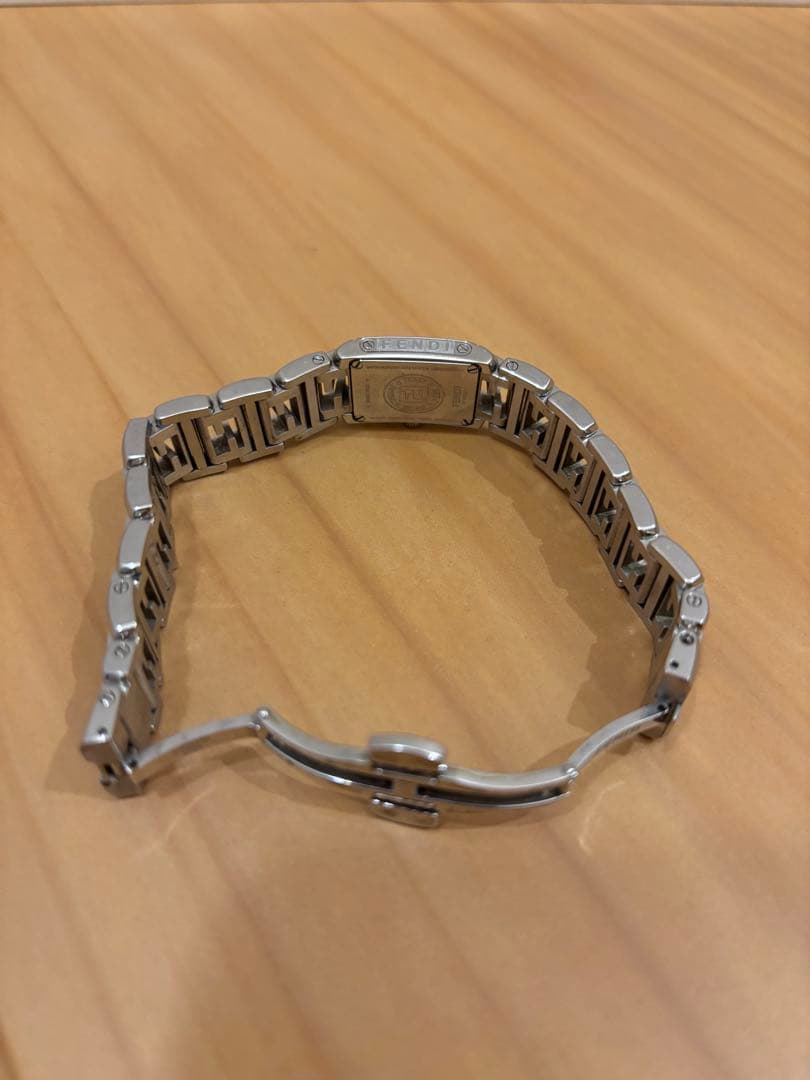 FENDI シルバー アナログ腕時計