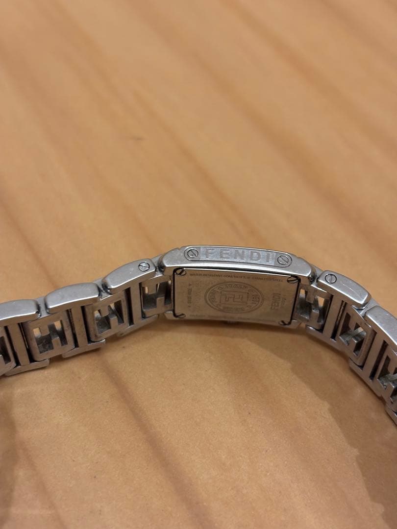 FENDI シルバー アナログ腕時計