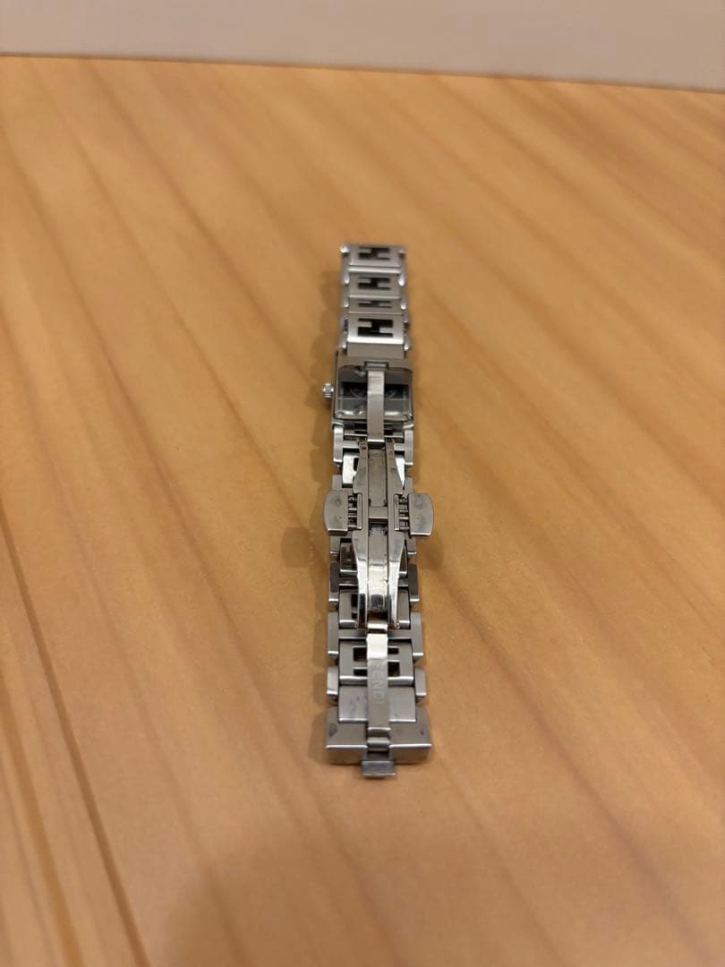 FENDI シルバー アナログ腕時計