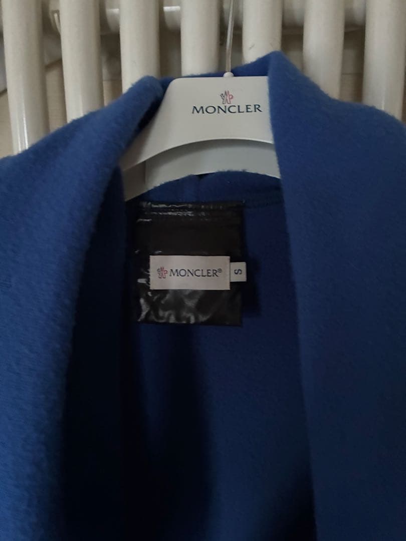 最終お値下げ　モンクレール MANTELLA マンテラ　ケープ　コート　ダウン