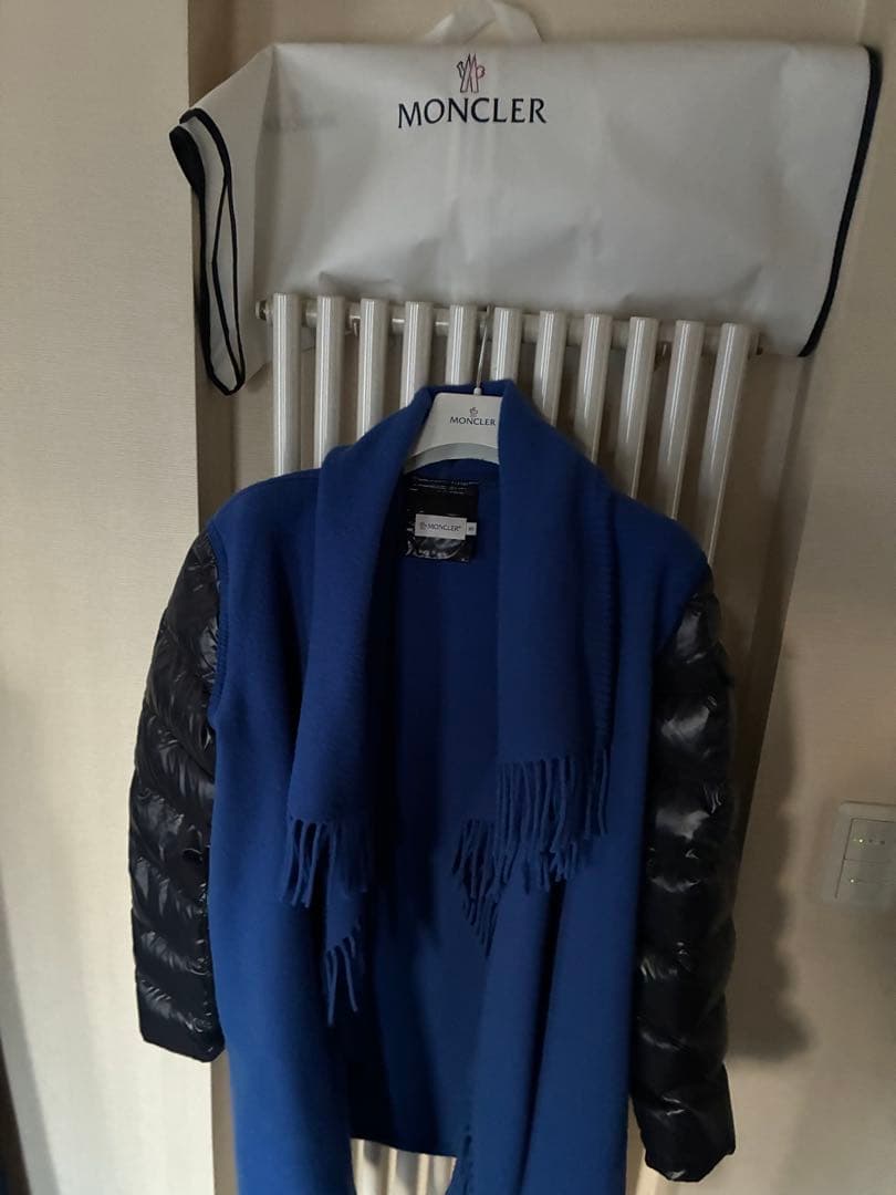 最終お値下げ　モンクレール MANTELLA マンテラ　ケープ　コート　ダウン