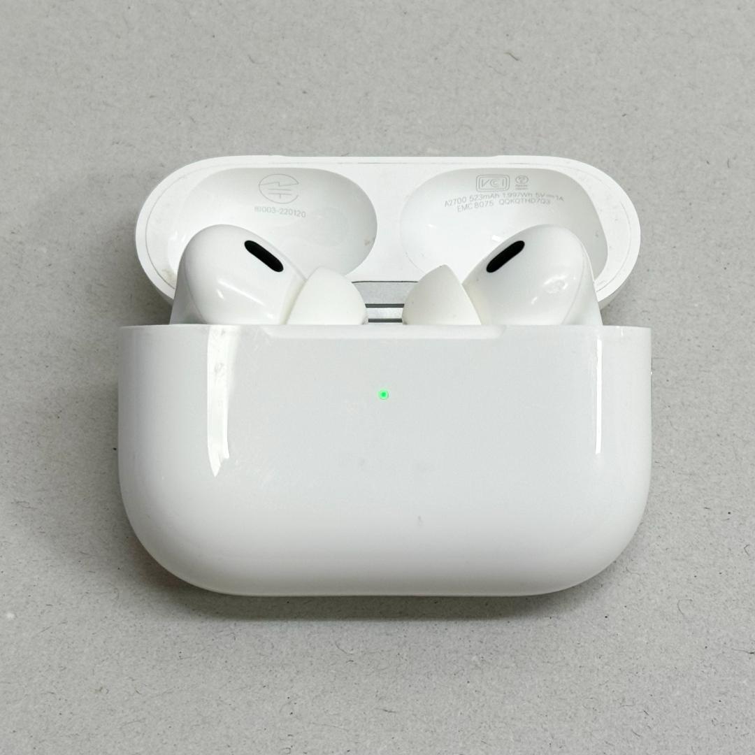AirPods Pro 2nd 充電ケース2個付き