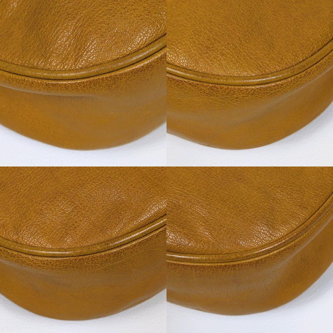 イルビゾンテ ショルダーバッグ キャメル ハーフムーン 三日月 シボ