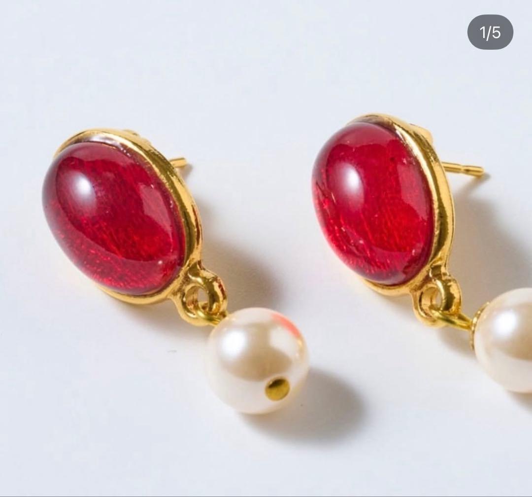 セシルエジャンヌ　ヴィンテージガラスピアス　ルージュ