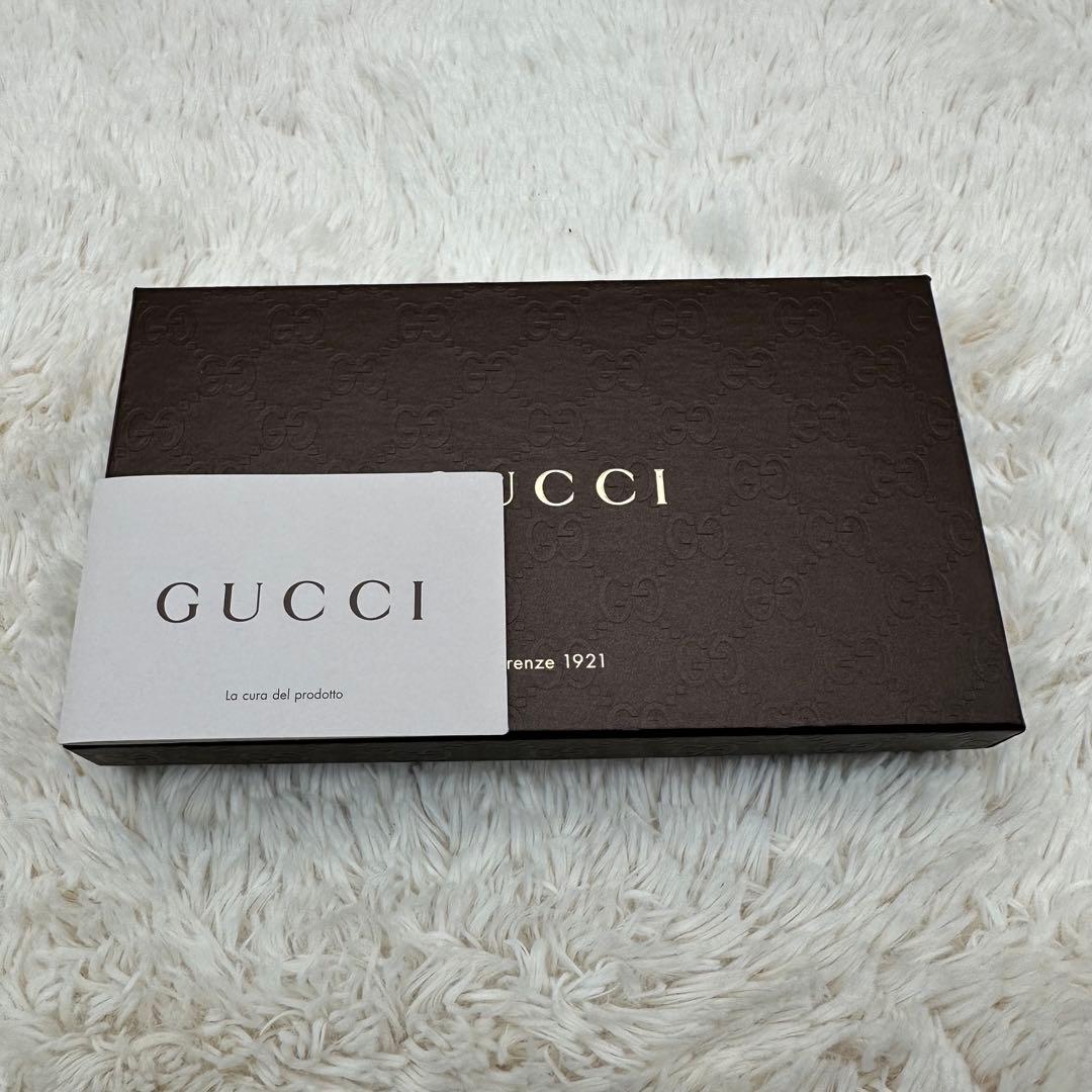 ✨箱あり✨美品　グッチ　長財布　二つ折り財布　フローラ　キャンバス　茶色　白