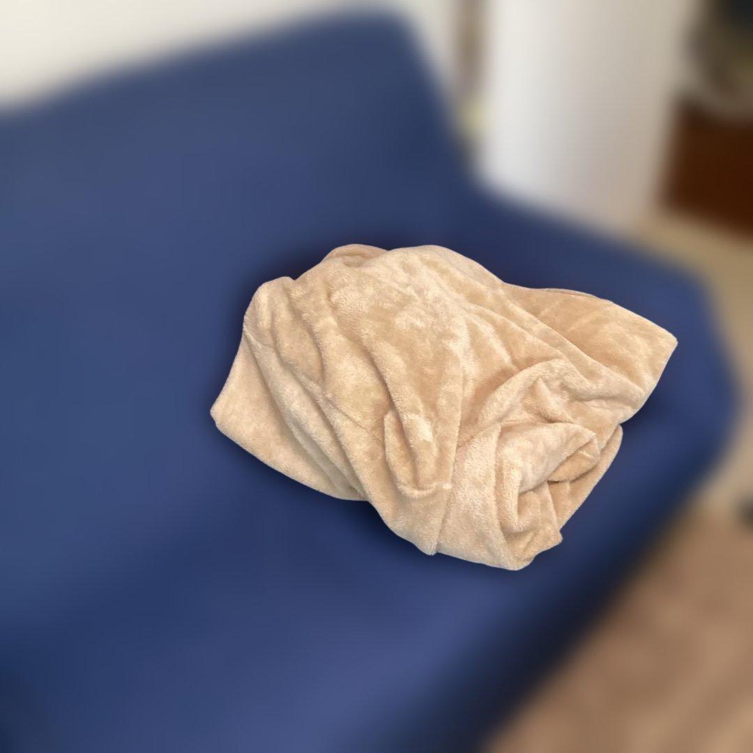 A nuka Onon　黒い2人掛けソファ－　ニトリ