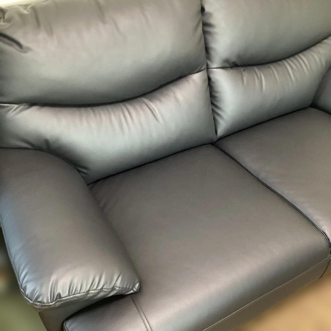 A nuka Onon　黒い2人掛けソファ－　ニトリ