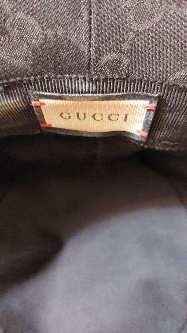 GUCCI　バケットハット　ブラック　ＧＧロゴ　M(58センチ)