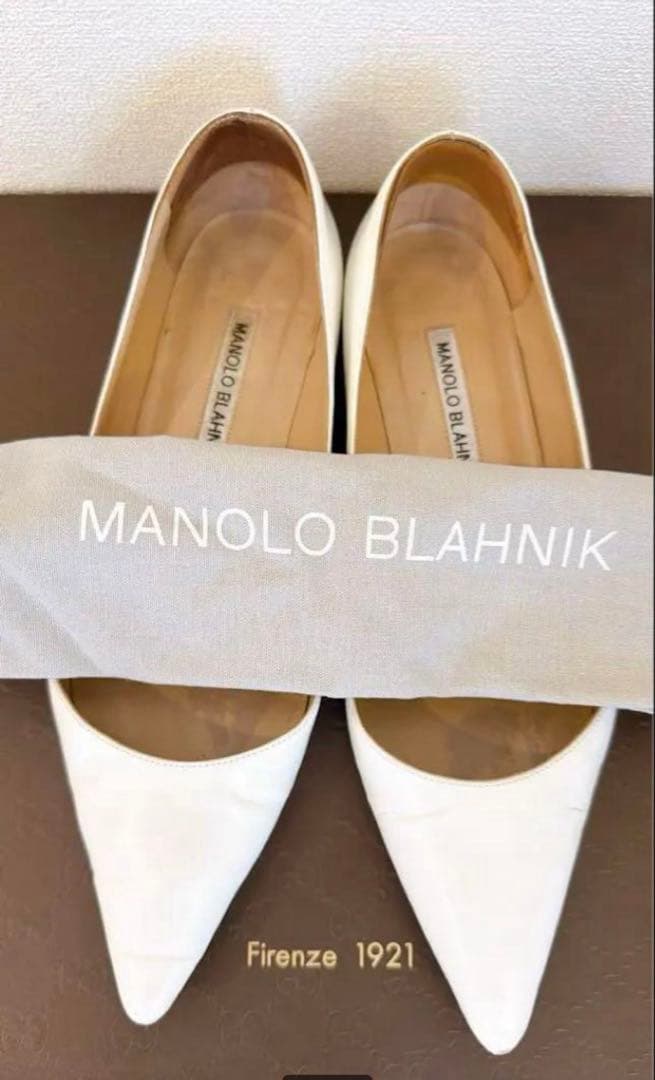 マノロ　ブラニクManolo Blahnik ホワイト フラットシューズ　37