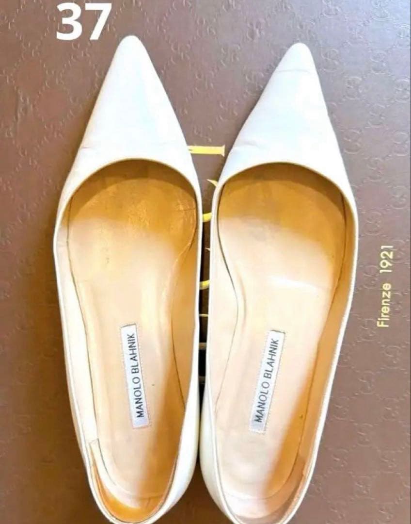 マノロ　ブラニクManolo Blahnik ホワイト フラットシューズ　37