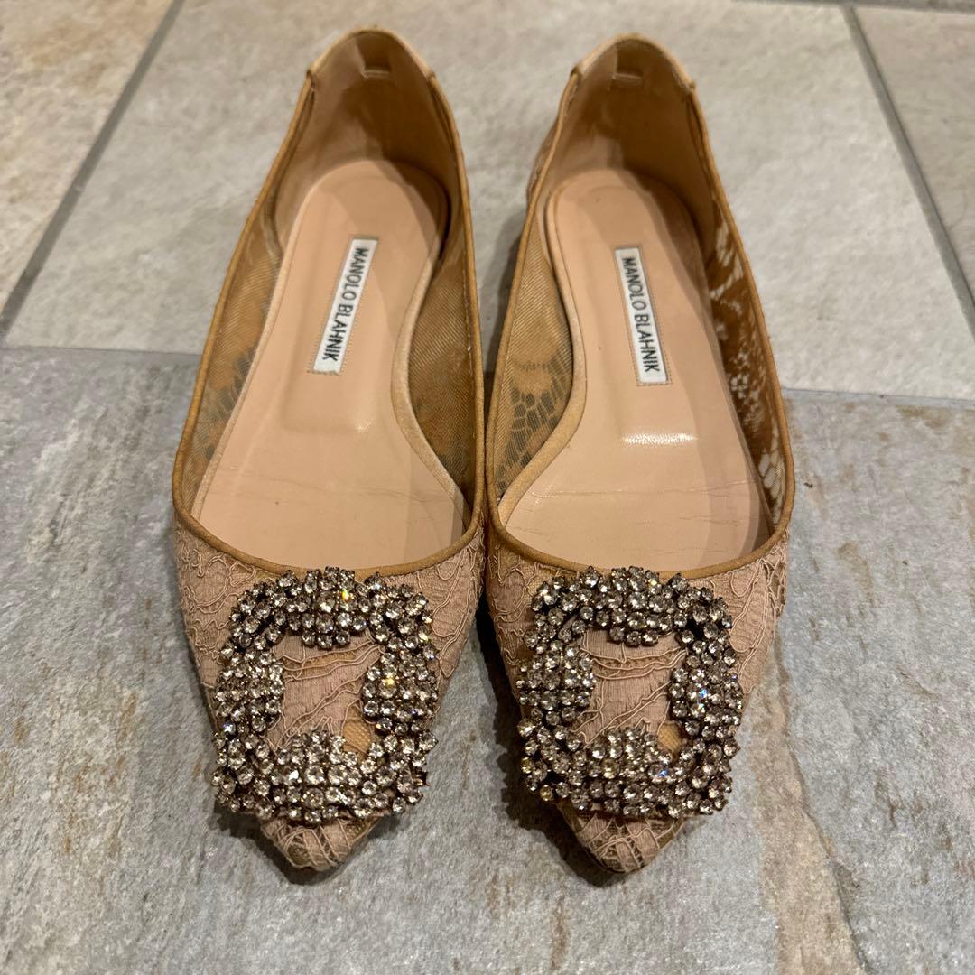 マノロブラニク ハンギシ フラット レース