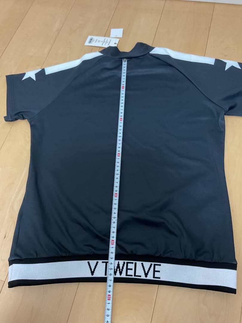 V12 レディース　半袖モックネック　新品タグつき