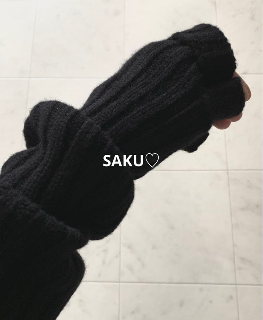 美品❣️定価2.3万 ドゥーズィエムクラス CARIAGGI アームウォーマー 黒