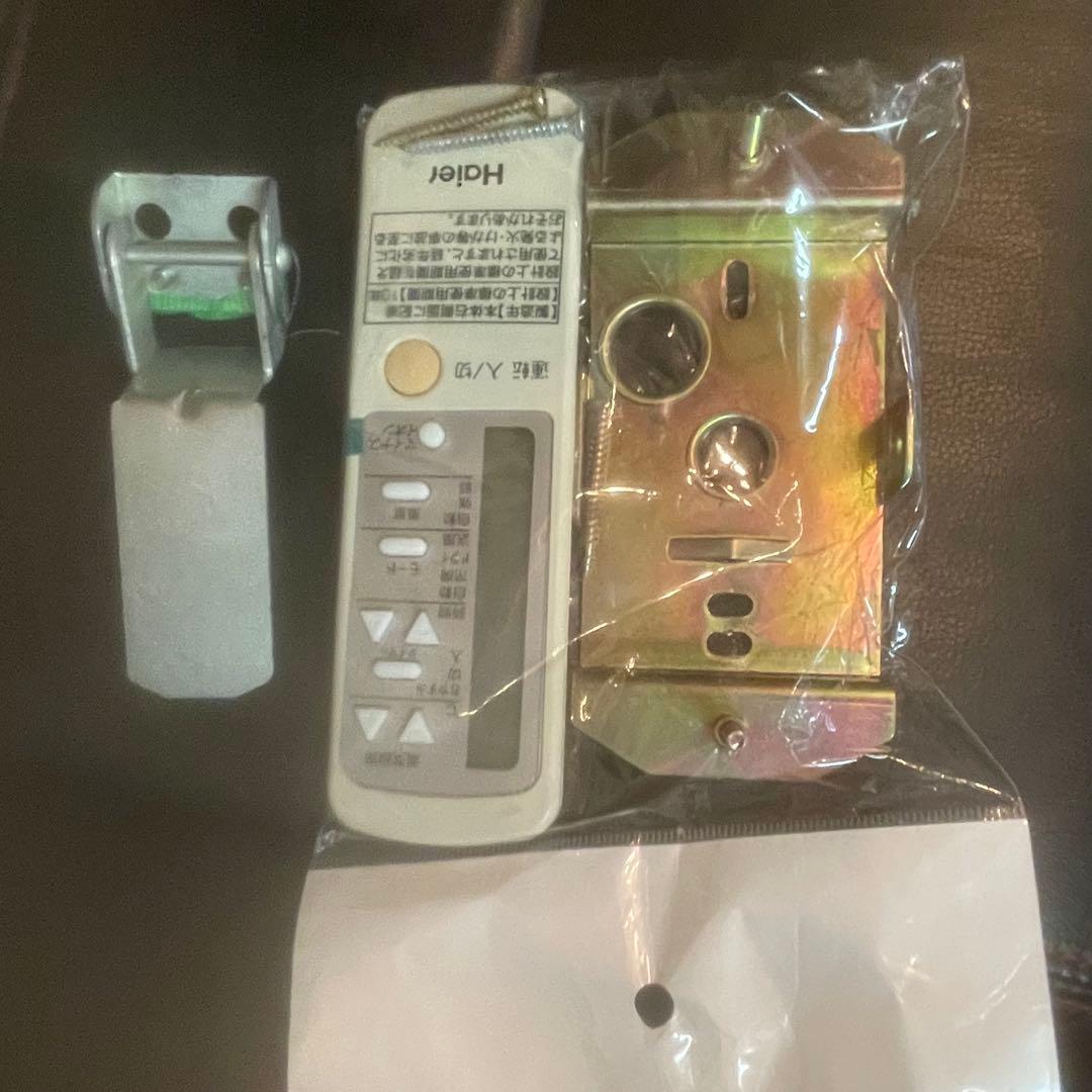 ハイアール　窓用エアコン　JA-16AW リモコン　窓ロック　窓枠付き！