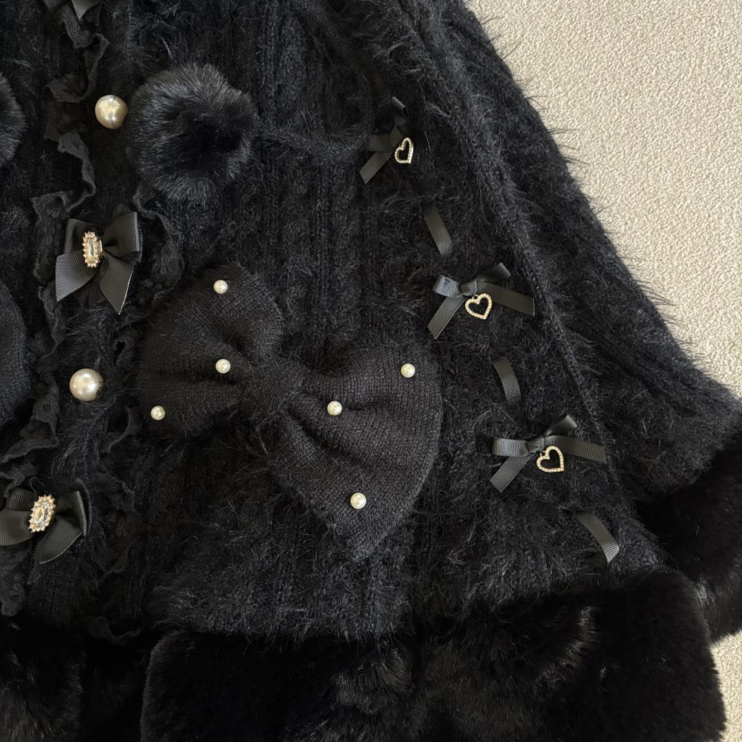 LIZLISA　リズリサ　ポンポンリボンニットファーポンチョ　ブラック　ビジュー