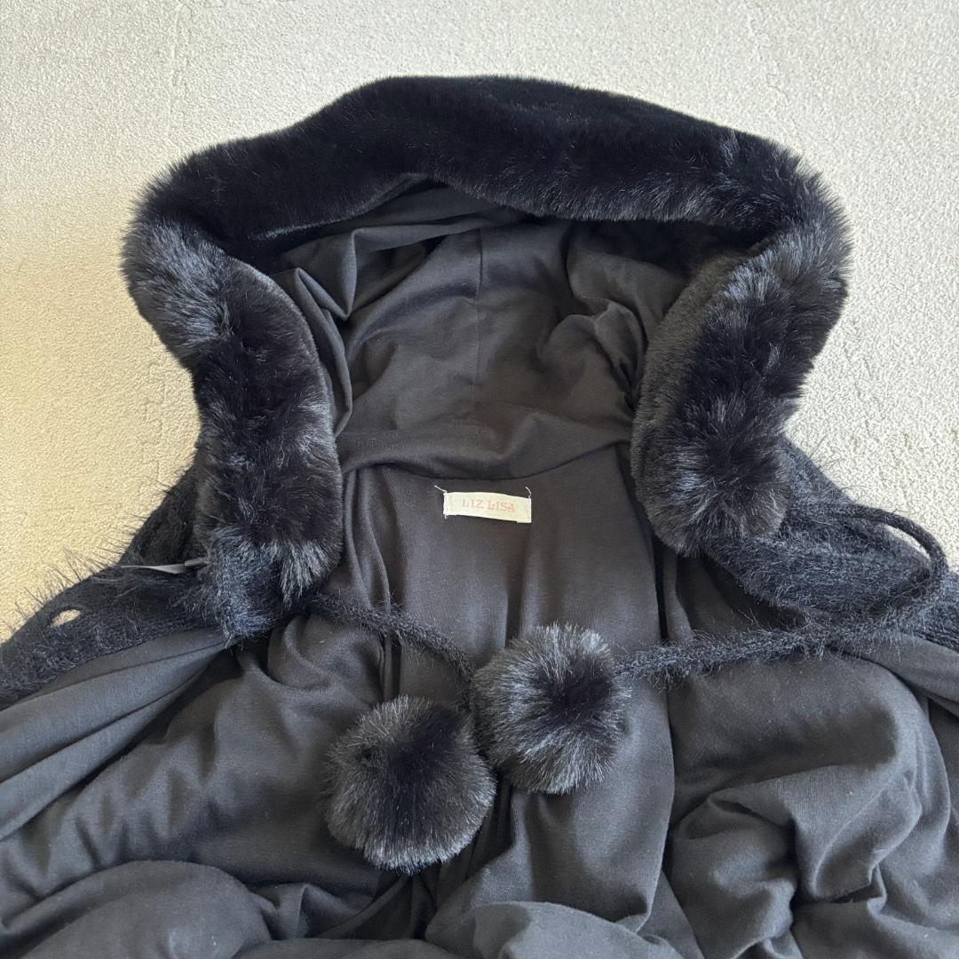 LIZLISA　リズリサ　ポンポンリボンニットファーポンチョ　ブラック　ビジュー