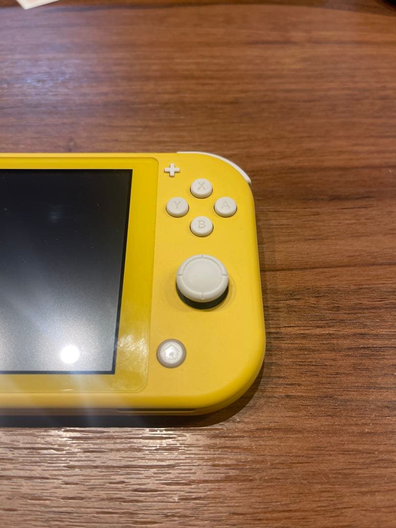 d*7様 外観美品 Nintendo Switch Lite イエロー