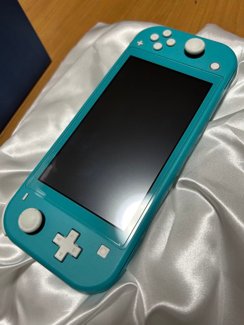 ね*︎様 Nintendo Switch Lite ターコイズ 本体 充電スタン