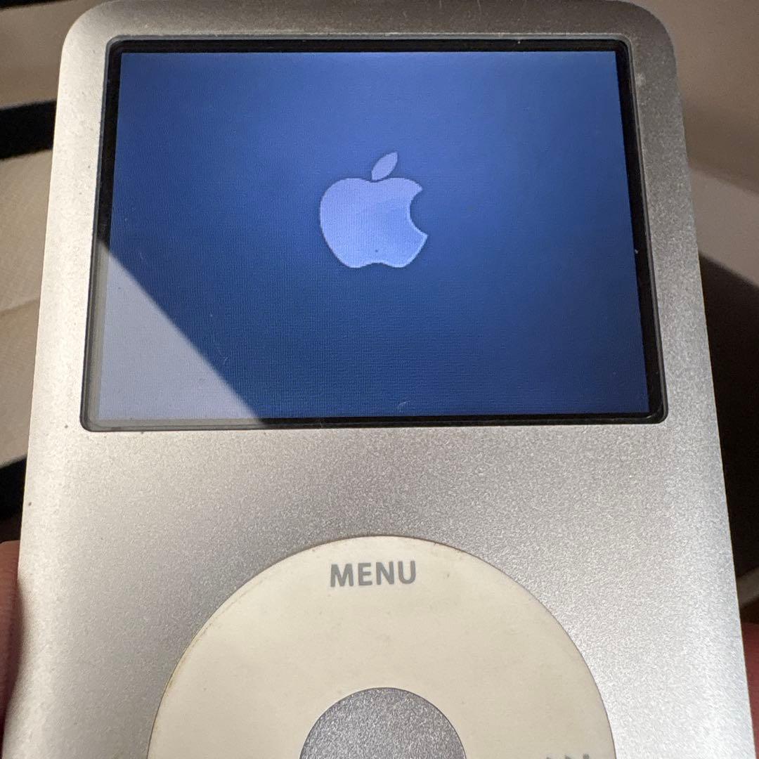 Apple iPod Classic 160GBシルバー USBケーブル付き