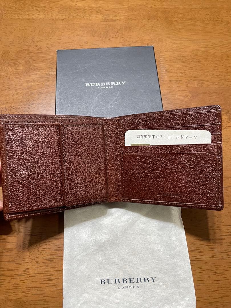 新春セール　未使用品　箱付BURBERRY LONDON 二つ折り財布 ブラウン