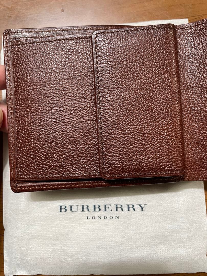 新春セール　未使用品　箱付BURBERRY LONDON 二つ折り財布 ブラウン