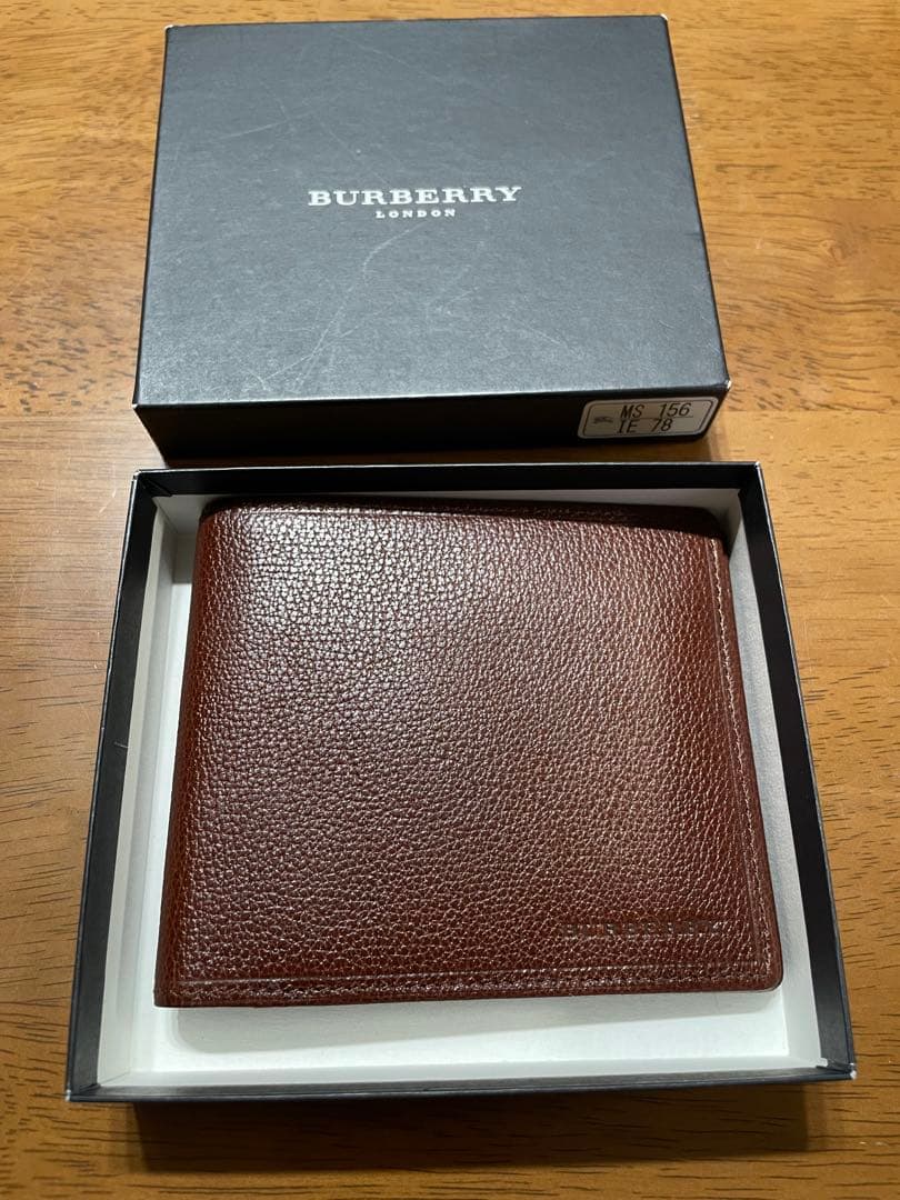 新春セール　未使用品　箱付BURBERRY LONDON 二つ折り財布 ブラウン