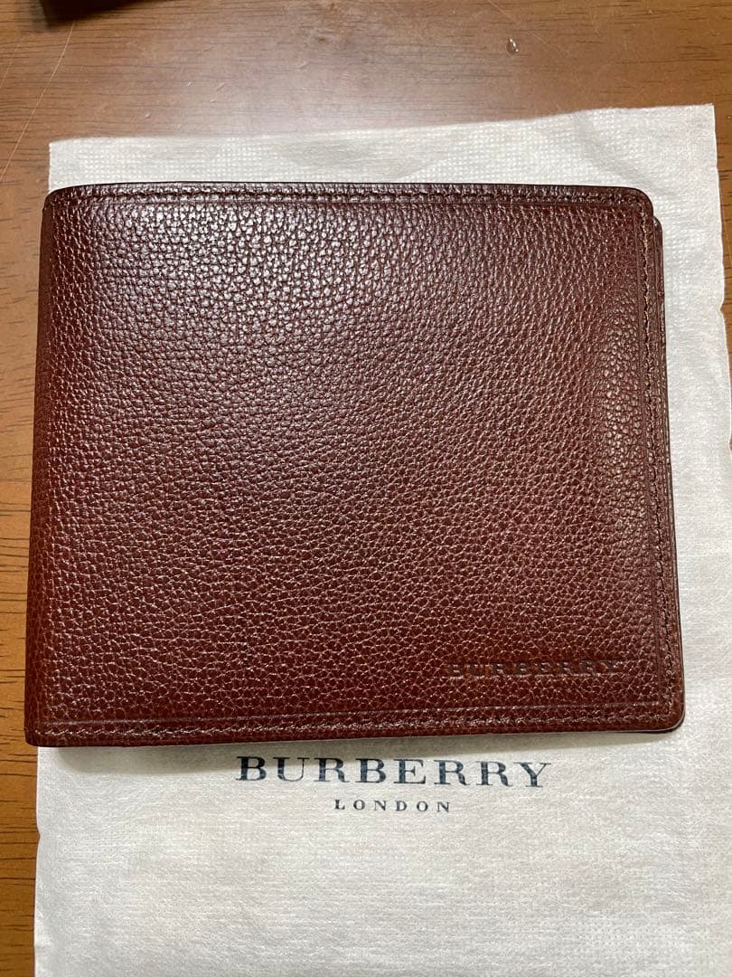新春セール　未使用品　箱付BURBERRY LONDON 二つ折り財布 ブラウン