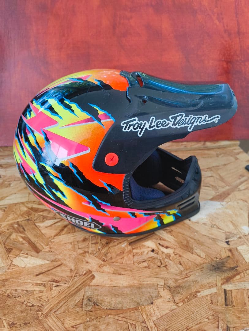 フルフェイスヘルメット カラフルデザイン　troylee