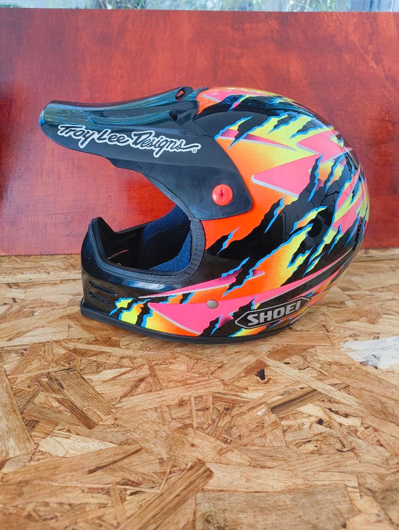 フルフェイスヘルメット カラフルデザイン　troylee