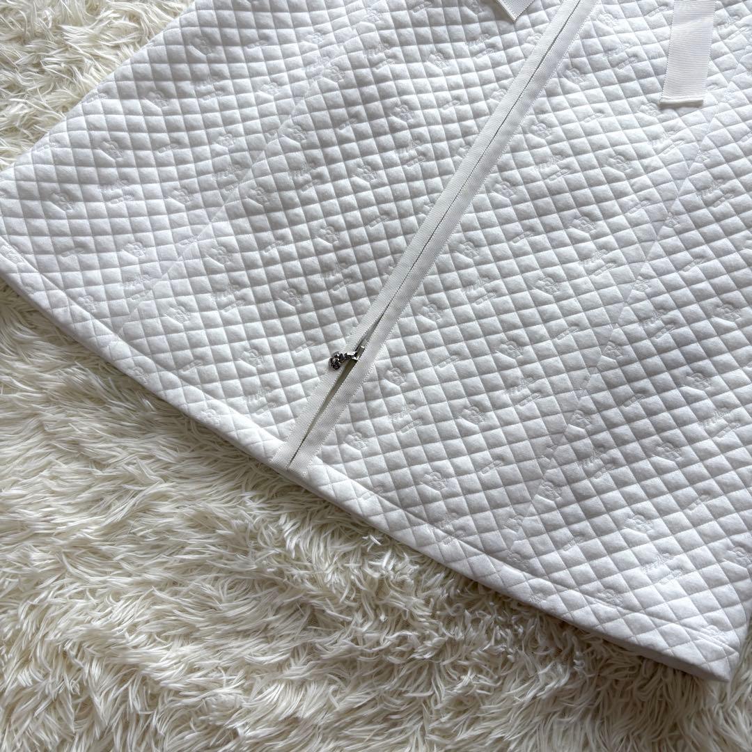 【美品】23年 リボン　カメリアダブルジップ　フード付きキルティングワンピース