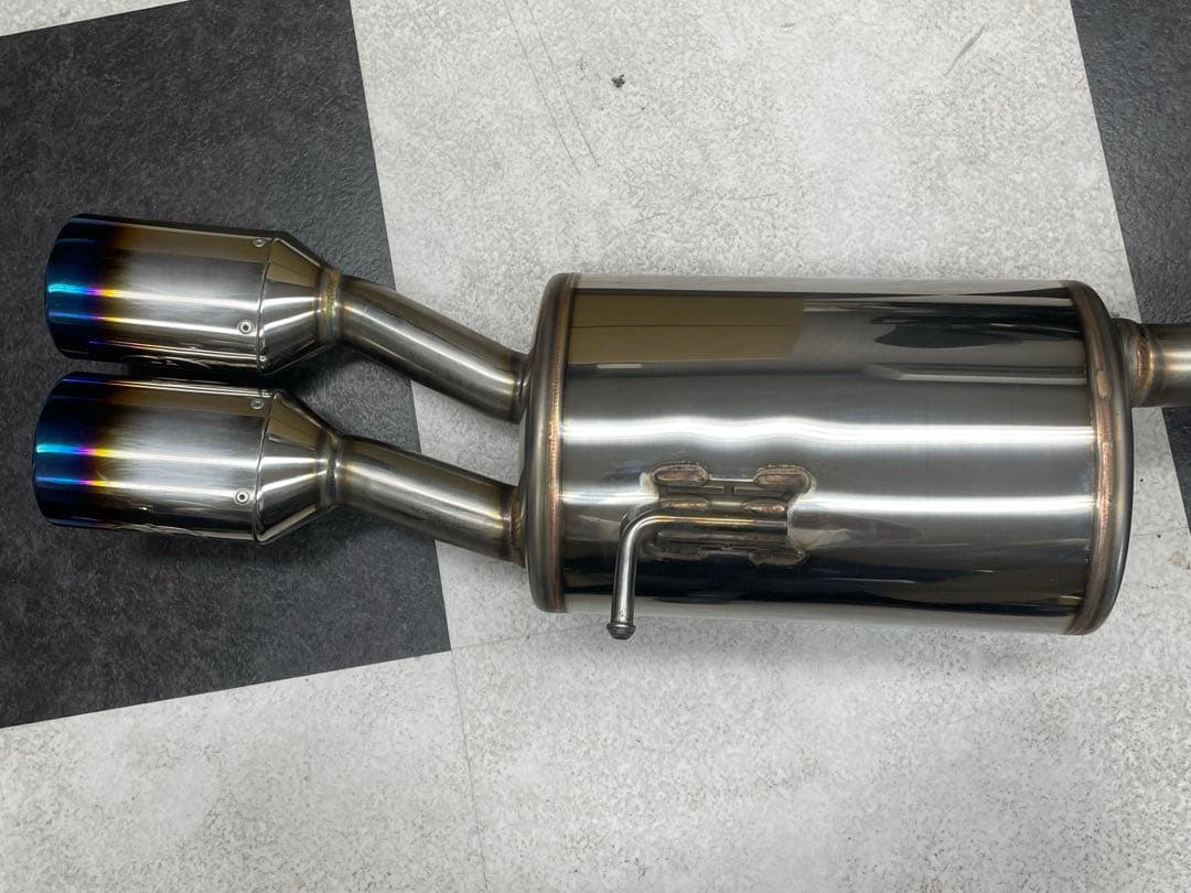 【たん】ヤリスクロス　2WD ガナドール　 マフラー