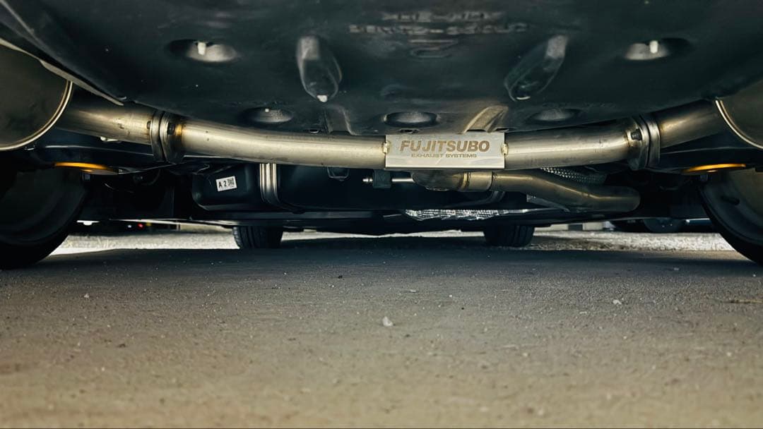 たっきゅんカムリ フジツボ4本だしマフラー