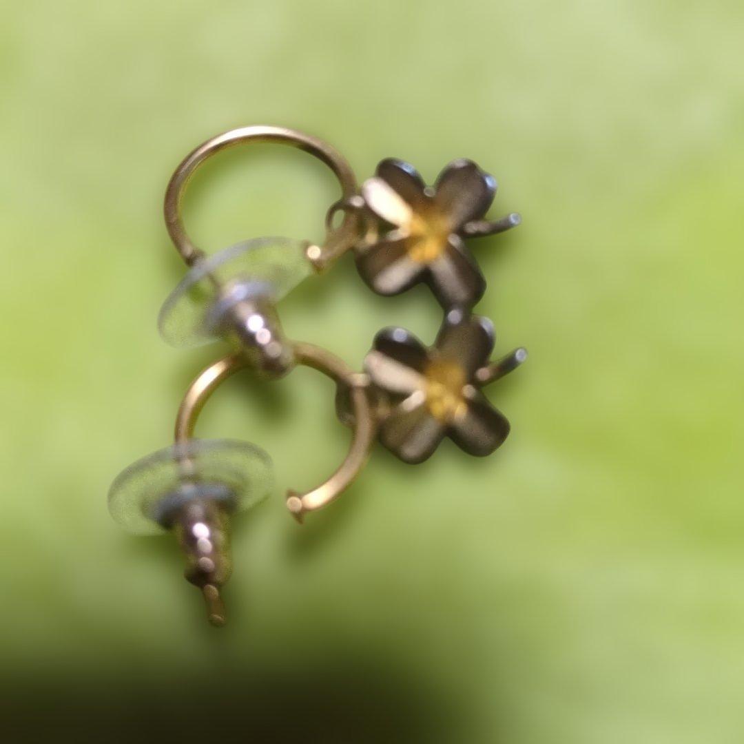 シャネル 四葉クロ―バ― フ―プピアス 両耳