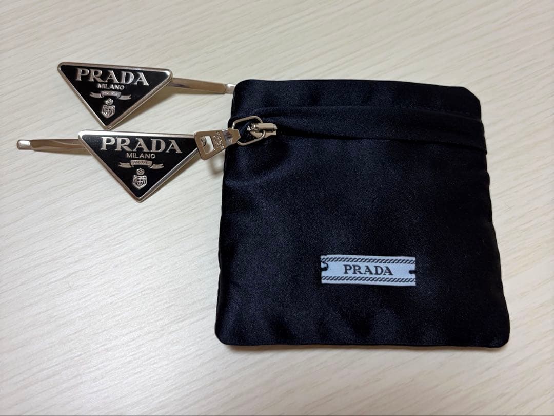 PRADA メタル ヘアピン 備品