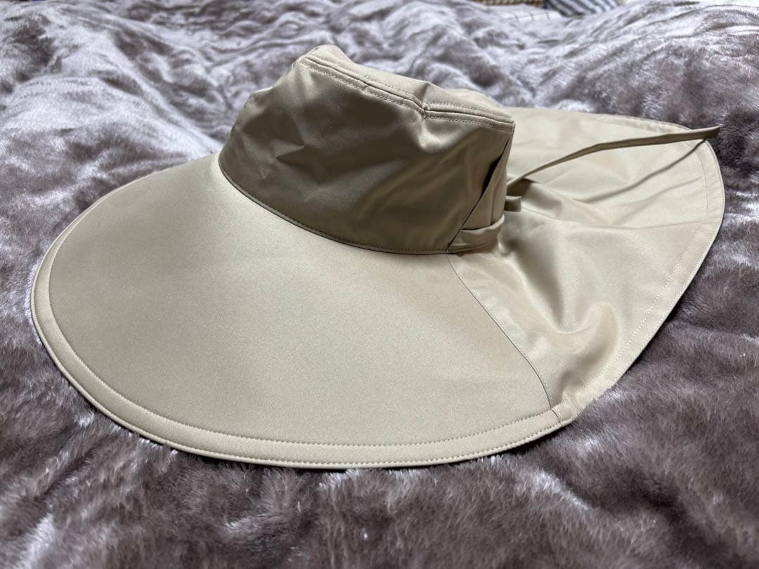 サンバリア　オーバルハット　ベージュ　紐つき