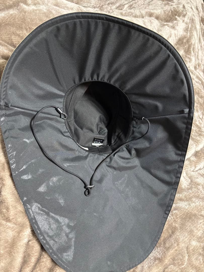 サンバリア　オーバルハット　ベージュ　紐つき