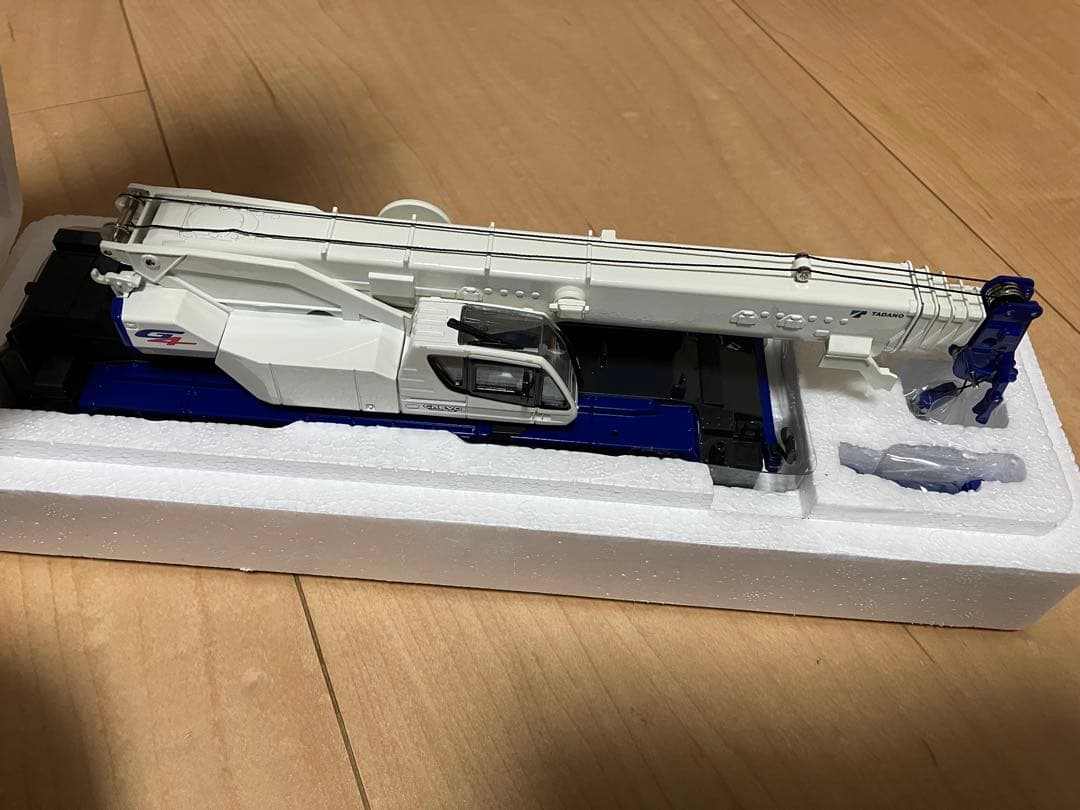 新品未使用　タダノ　CREVO GR-1000N ラフテレーンクレーン 1/50