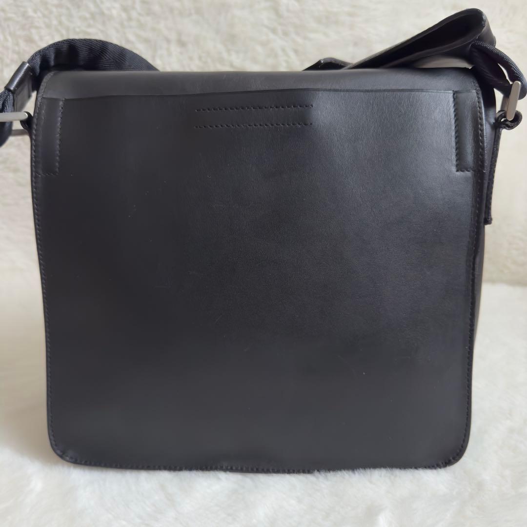 美品　プラダ　レザー　ショルダーバッグ　ブラック　ギャランティーカード付属