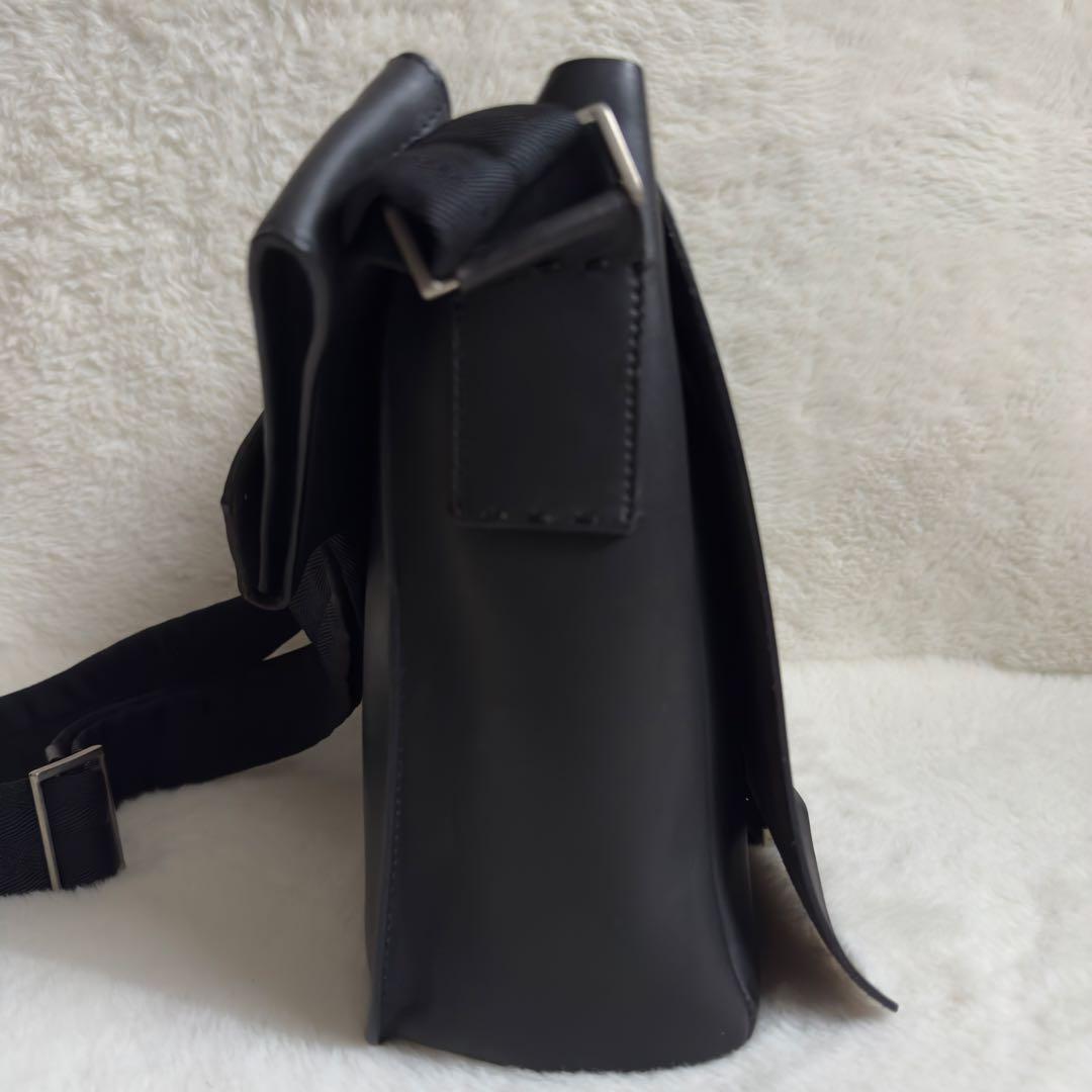 美品　プラダ　レザー　ショルダーバッグ　ブラック　ギャランティーカード付属