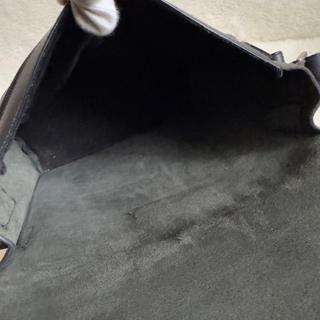 美品　プラダ　レザー　ショルダーバッグ　ブラック　ギャランティーカード付属