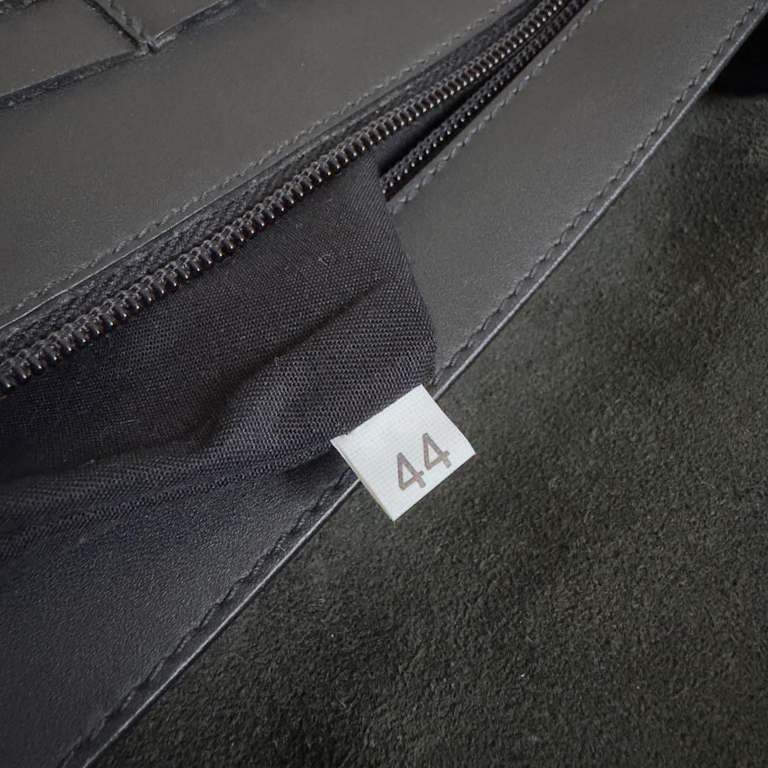 美品　プラダ　レザー　ショルダーバッグ　ブラック　ギャランティーカード付属