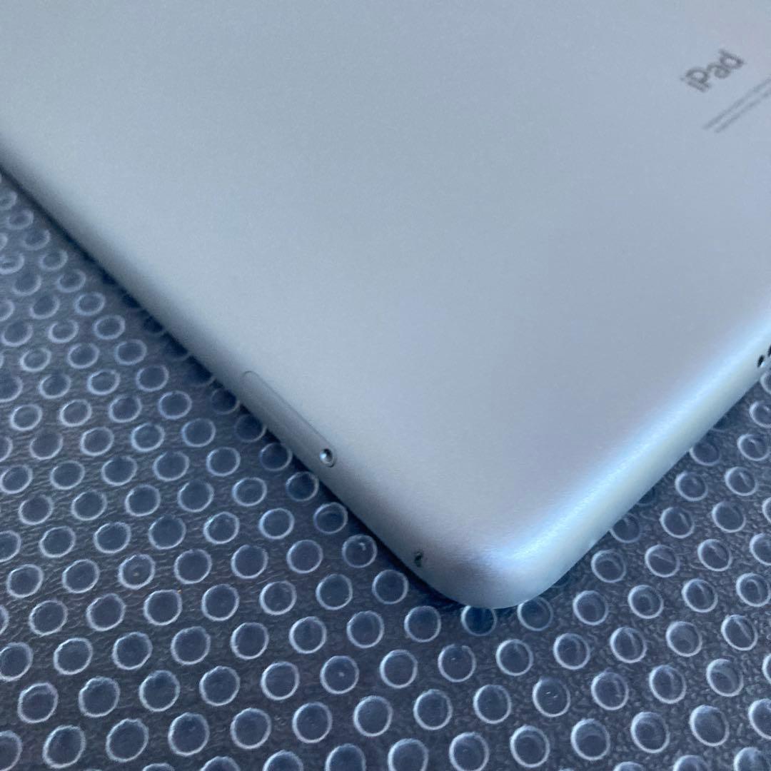 3744【早い者勝ち】iPad8 第8世代 32GB SIMフリー☆