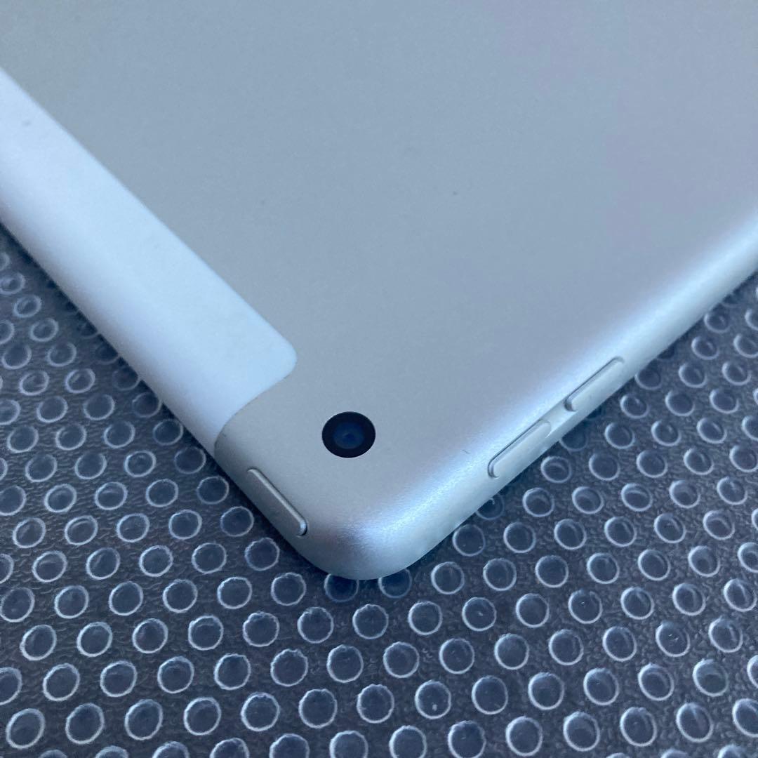 3744【早い者勝ち】iPad8 第8世代 32GB SIMフリー☆